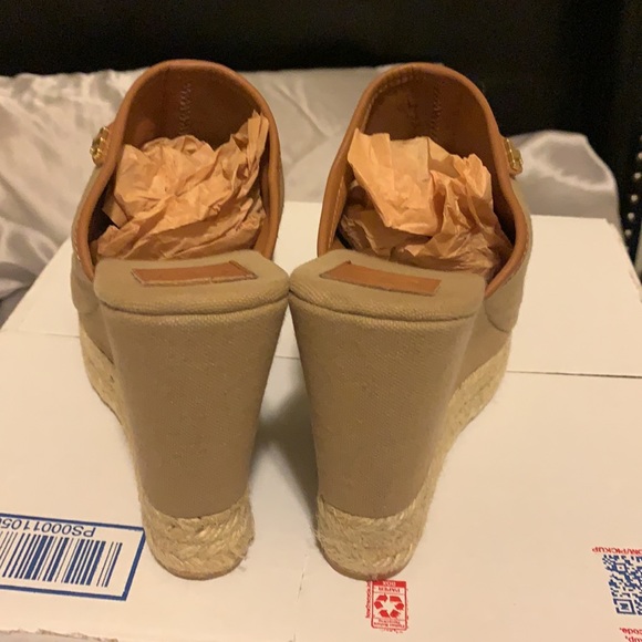 Fall in love with these Tory Burch canvas wedges!! - Picture 5 of 7